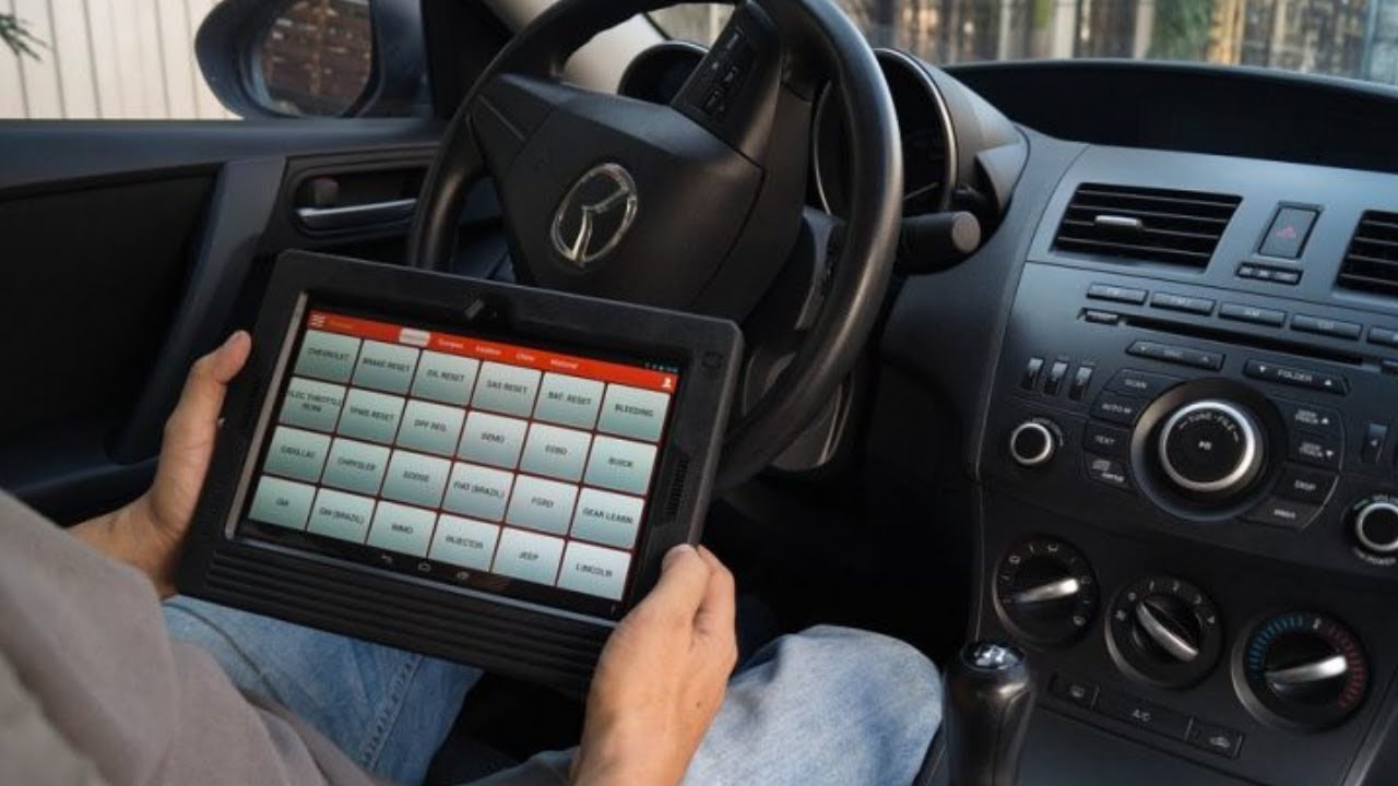 How To Use An Automotive Diagnostic Tool Reaching World Live